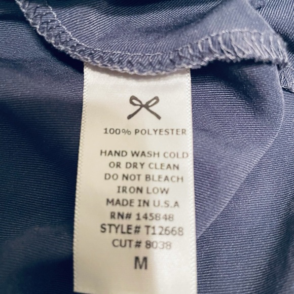 Grey deep v-neck top, flattering waist, Medium,$25 - Picture 5 of 5